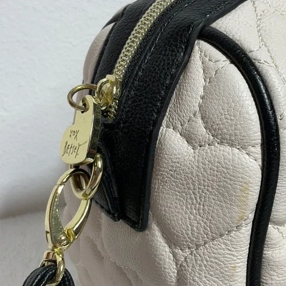Betsey Johnson Classic Heart Quilted Sachel Handbag - Picture 3 of 15